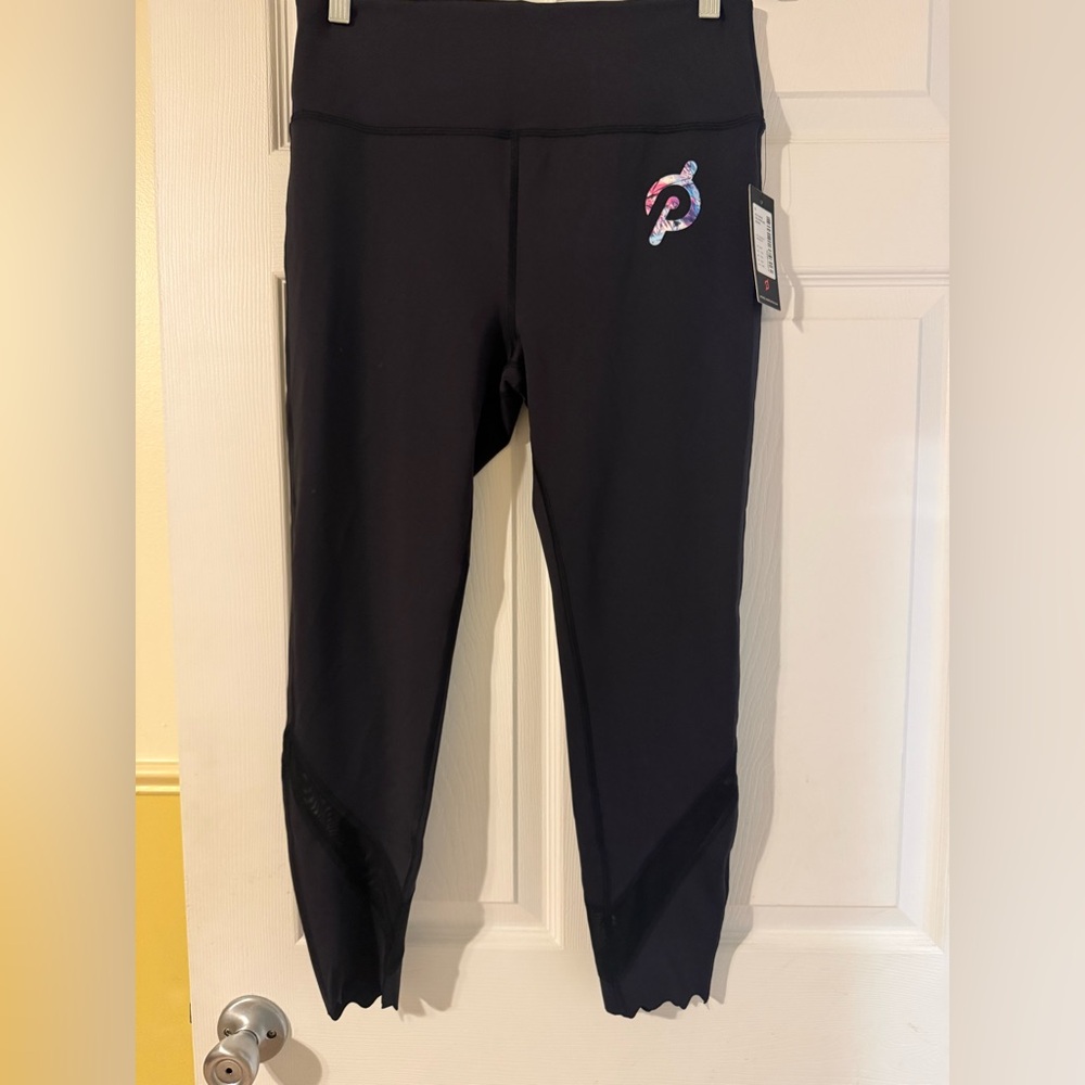 NWT Peloton Scallop Hem Leggings
